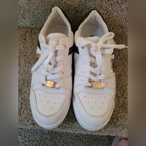 GBG Los Angeles White and Gold Sneakers Size 8.5